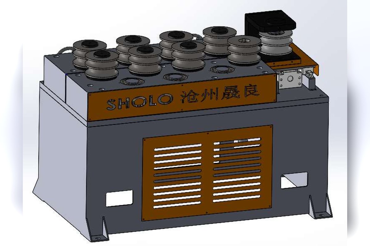 弯弧机整机实拍：九轮机型，深灰机身配木纹防护面板，上梁标有沧州晟良品牌标识